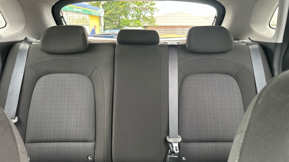 Hyundai KONA 1.6 GDi Hybrid Premium 5dr DCT Hybrid Hatchback - Image 15