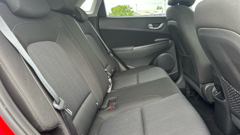Hyundai KONA 1.6 GDi Hybrid Premium 5dr DCT Hybrid Hatchback - Image 32