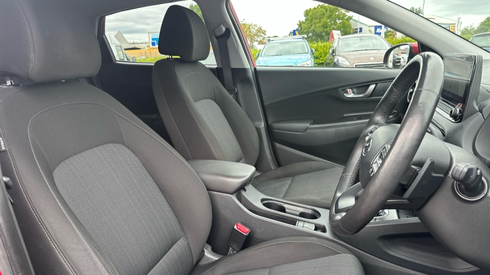 Hyundai KONA 1.6 GDi Hybrid Premium 5dr DCT Hybrid Hatchback - Image 33