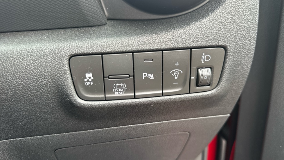 Hyundai KONA 1.6 GDi Hybrid Premium 5dr DCT Hybrid Hatchback - Image 35