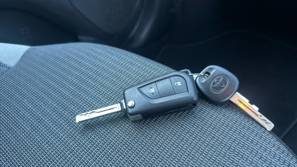 Toyota Aygo 1.0 VVT-i X-Trend TSS 5dr x-shift Petrol Hatchback - Image 20