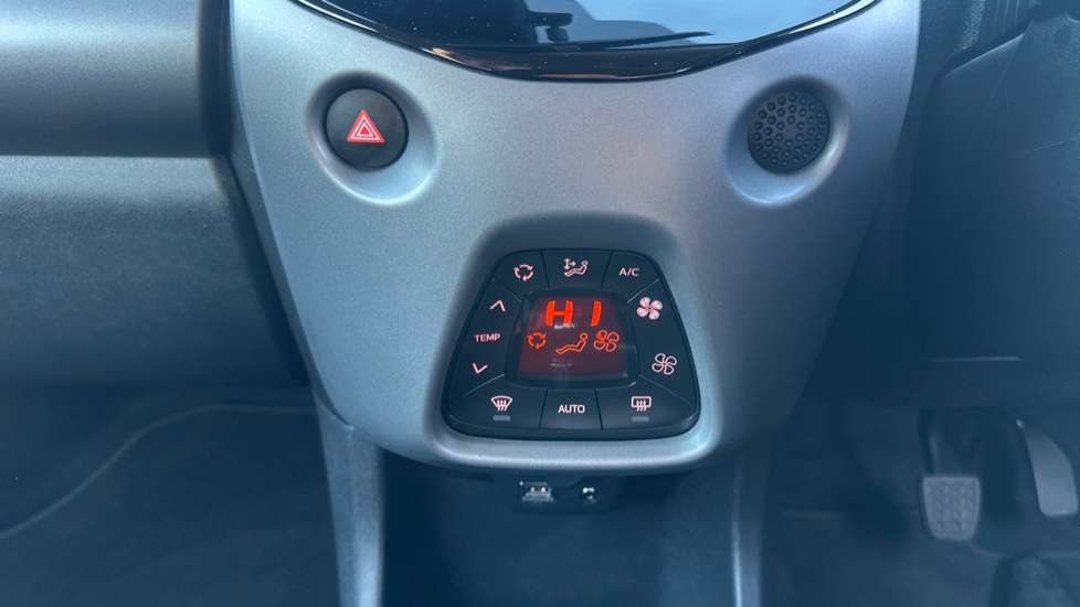 Toyota Aygo 1.0 VVT-i X-Trend TSS 5dr x-shift Petrol Hatchback - Image 30