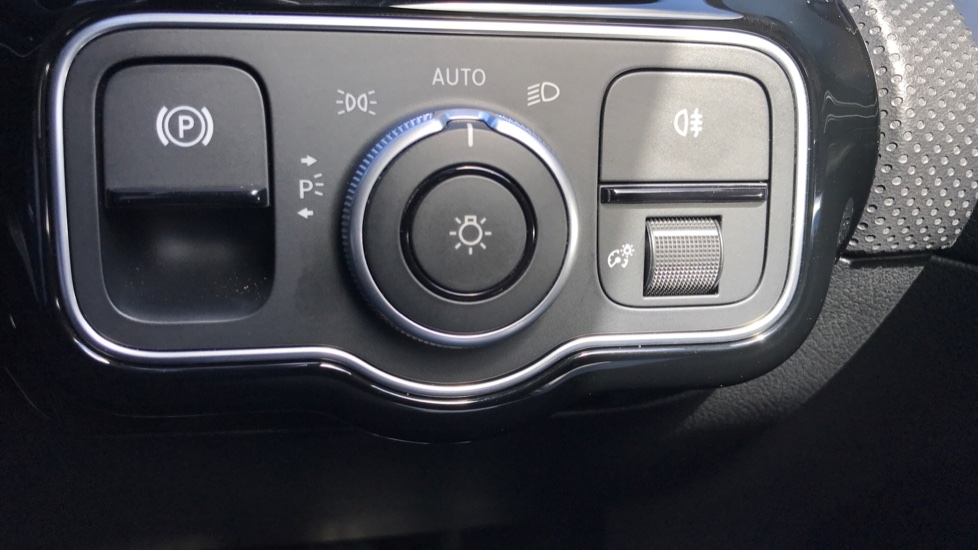 Mercedes-Benz CLA 180 AMG Line Premium Plus 4dr Tip Auto Petrol Saloon - Image 29