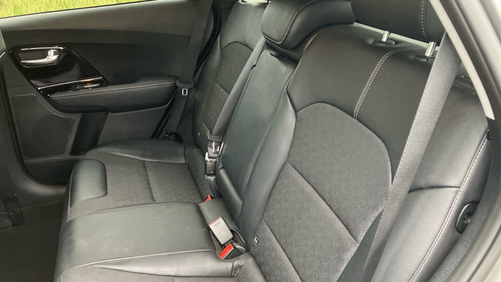 Kia Niro 1.6 GDi Hybrid Connect 5dr DCT Hybrid Estate - Image 16