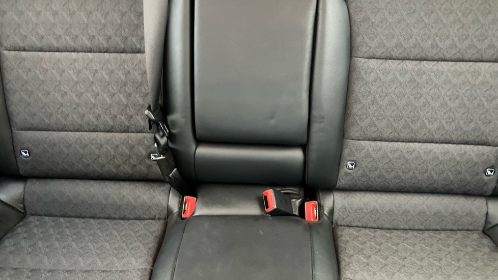 Kia Niro 1.6 GDi Hybrid Connect 5dr DCT Hybrid Estate - Image 17