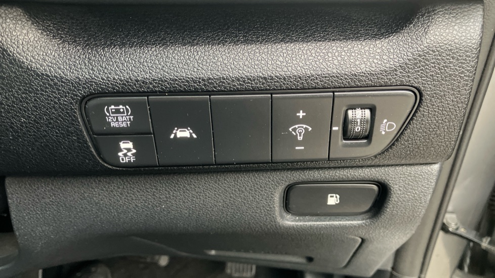 Kia Niro 1.6 GDi Hybrid Connect 5dr DCT Hybrid Estate - Image 34