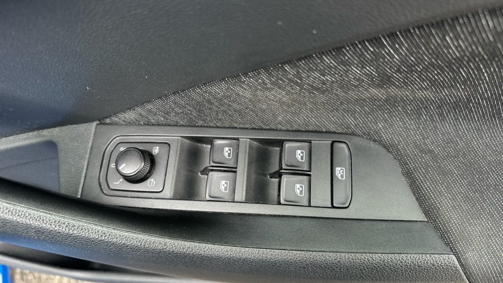 Skoda Scala 1.0 TSI SE L 5dr DSG Petrol Hatchback - Image 24