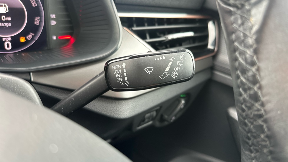 Skoda Scala 1.0 TSI SE L 5dr DSG Petrol Hatchback - Image 32