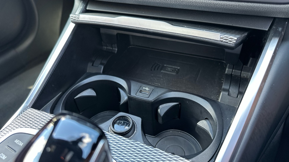 BMW 3 Series 320i M Sport 4dr Step Auto Petrol Saloon - Image 43