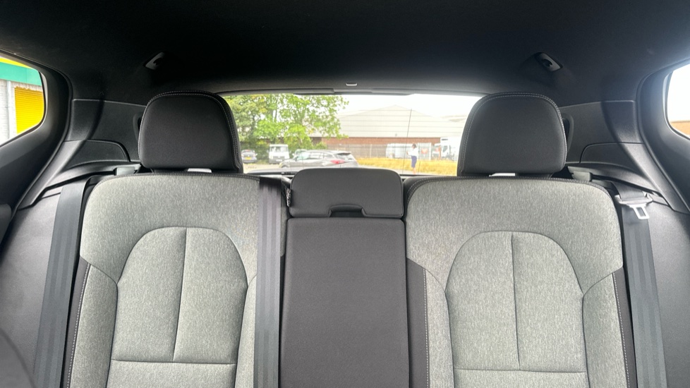 Volvo XC40 2.0 B4P Plus Dark 5dr Auto Petrol Estate - Image 15