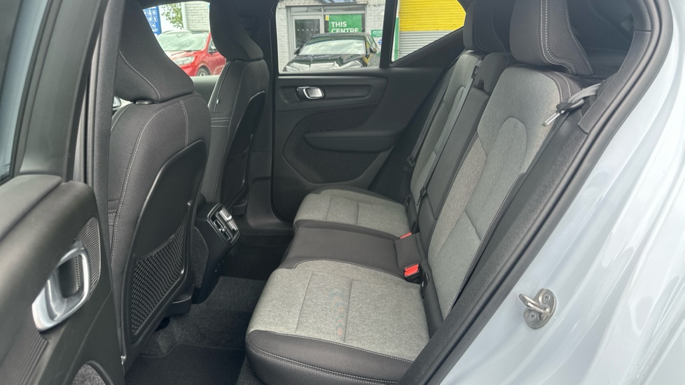 Volvo XC40 2.0 B4P Plus Dark 5dr Auto Petrol Estate - Image 16