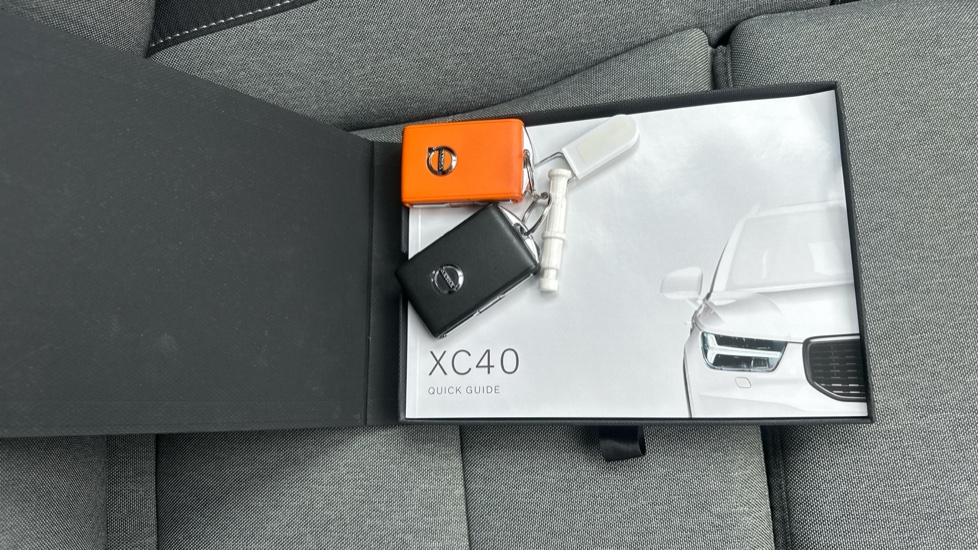 Volvo XC40 2.0 B4P Plus Dark 5dr Auto Petrol Estate - Image 19
