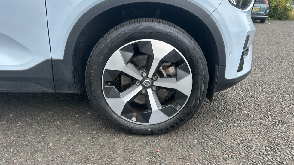 Volvo XC40 2.0 B4P Plus Dark 5dr Auto Petrol Estate - Image 25