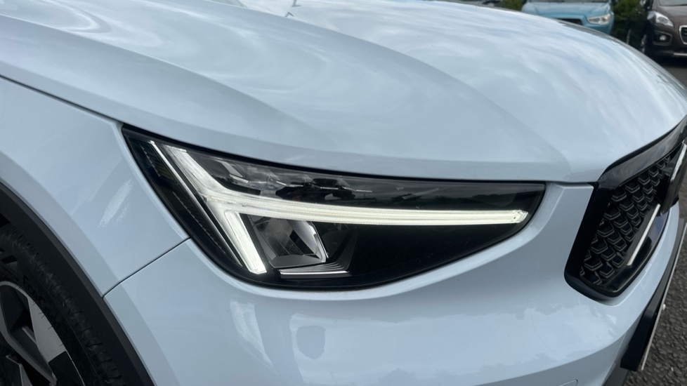 Volvo XC40 2.0 B4P Plus Dark 5dr Auto Petrol Estate - Image 26