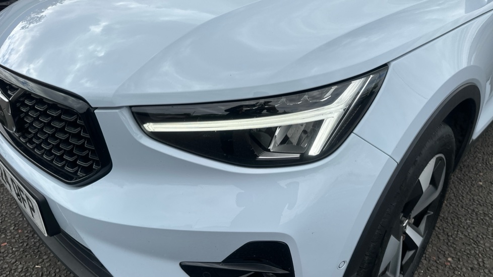 Volvo XC40 2.0 B4P Plus Dark 5dr Auto Petrol Estate - Image 27