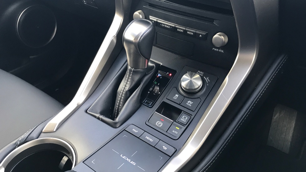 Lexus NX 300h 2.5 5dr CVT [8 Inch Nav] Hybrid Estate - Image 13