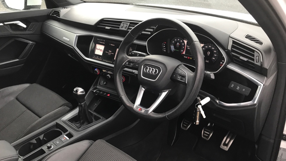 Audi Q3 35 TFSI S Line 5dr Petrol Estate - Image 11