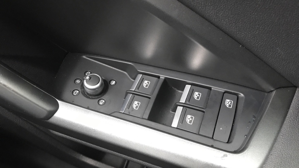 Audi Q3 35 TFSI S Line 5dr Petrol Estate - Image 35
