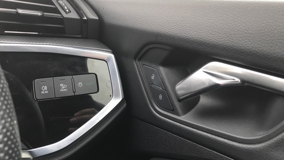 Audi Q3 35 TFSI S Line 5dr Petrol Estate - Image 36
