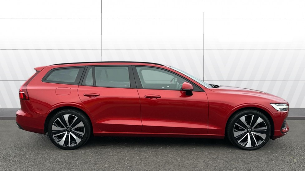 Volvo V60 2.0 B3P Momentum 5dr Auto Petrol Estate - Image 5