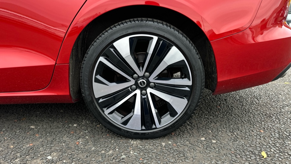 Volvo V60 2.0 B3P Momentum 5dr Auto Petrol Estate - Image 25