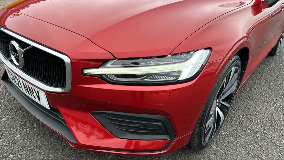Volvo V60 2.0 B3P Momentum 5dr Auto Petrol Estate - Image 28