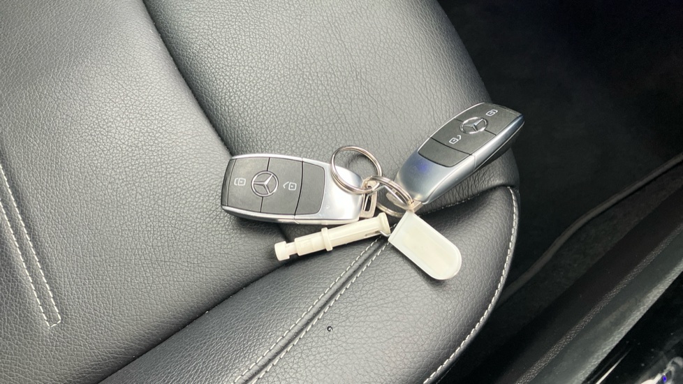 Mercedes-Benz CLA 220d AMG Line Premium Plus 5dr Tip Auto Diesel Estate - Image 19