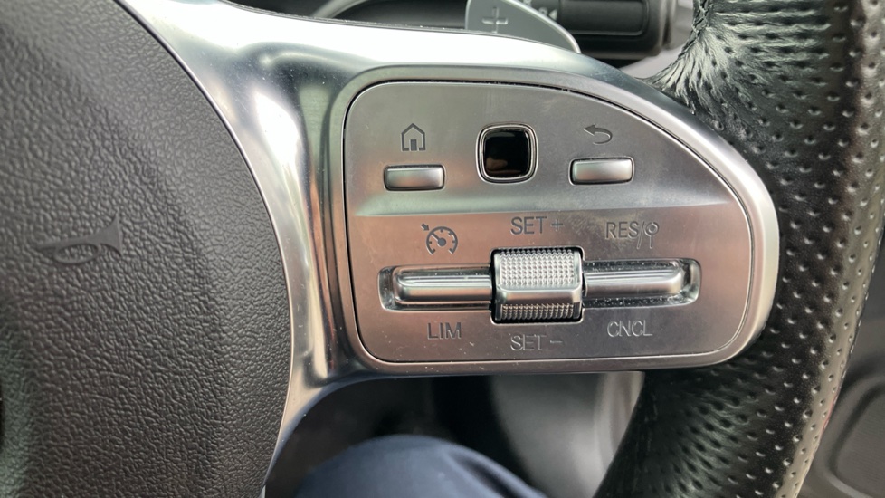 Mercedes-Benz CLA 220d AMG Line Premium Plus 5dr Tip Auto Diesel Estate - Image 36