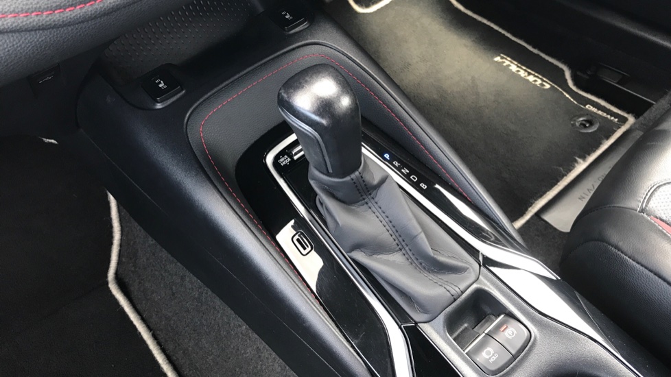 Toyota Corolla 1.8 VVT-i Hybrid Excel 5dr CVT Hybrid Hatchback - Image 13