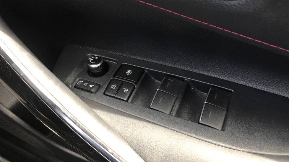 Toyota Corolla 1.8 VVT-i Hybrid Excel 5dr CVT Hybrid Hatchback - Image 23