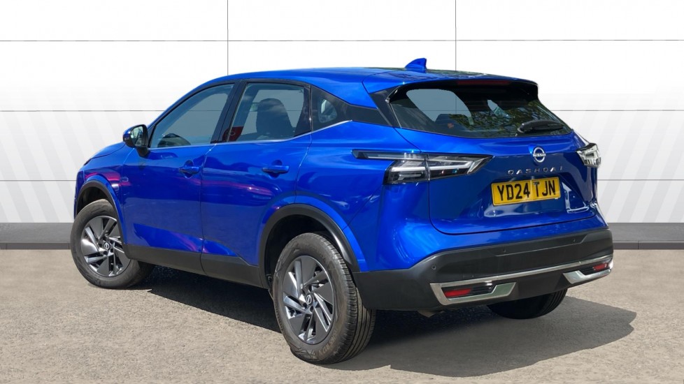 Nissan Qashqai 1.3 DiG-T MH Acenta Premium 5dr Petrol Hatchback - Image 2