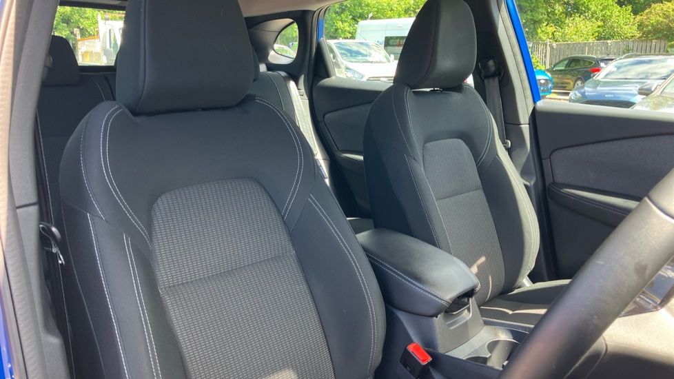 Nissan Qashqai 1.3 DiG-T MH Acenta Premium 5dr Petrol Hatchback - Image 8