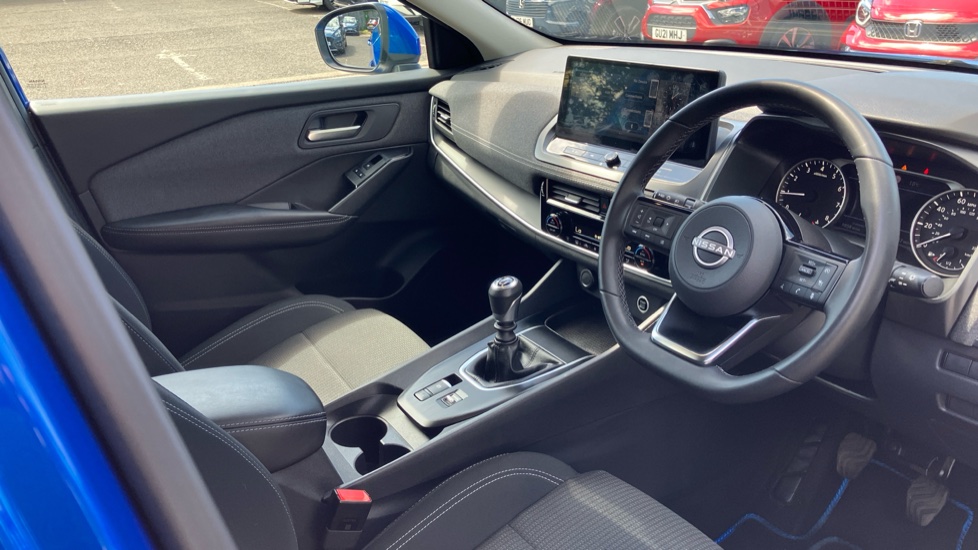 Nissan Qashqai 1.3 DiG-T MH Acenta Premium 5dr Petrol Hatchback - Image 11