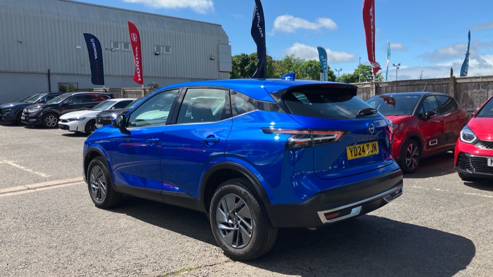 Nissan Qashqai 1.3 DiG-T MH Acenta Premium 5dr Petrol Hatchback - Image 25