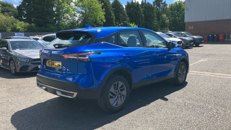 Nissan Qashqai 1.3 DiG-T MH Acenta Premium 5dr Petrol Hatchback - Image 28