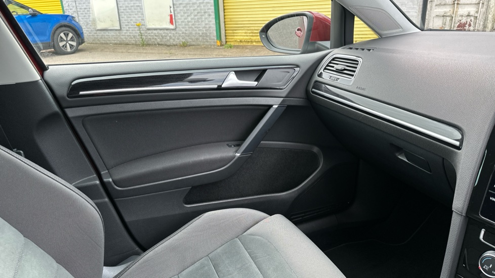 Volkswagen Golf 1.5 TSI EVO 150 GT 5dr Petrol Estate - Image 41