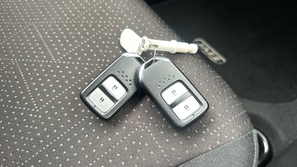 Honda Jazz 1.3 EX Navi 5dr CVT Petrol Hatchback - Image 20