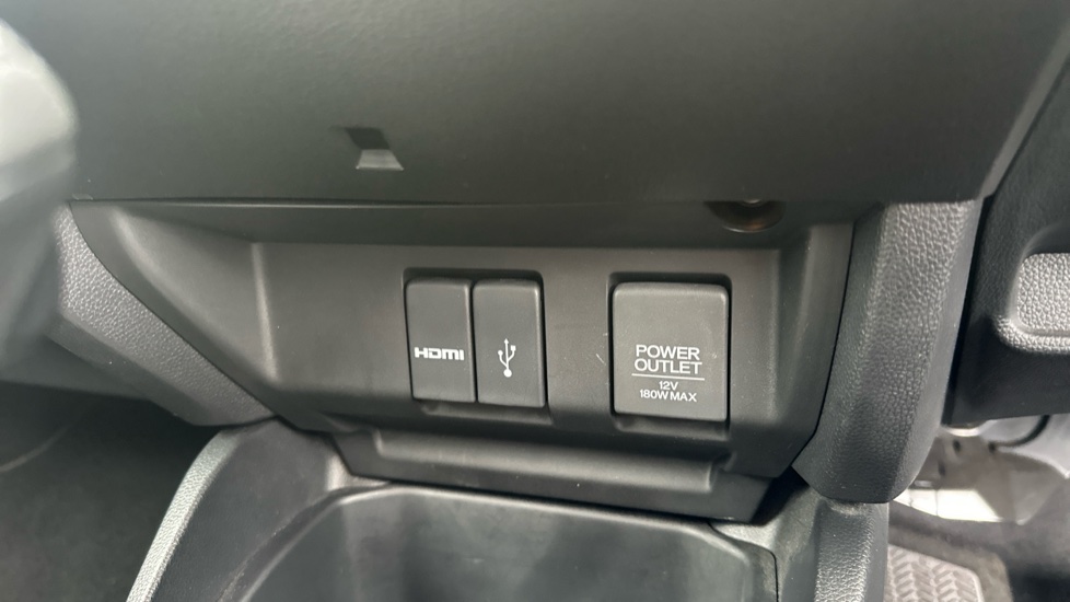 Honda Jazz 1.3 EX Navi 5dr CVT Petrol Hatchback - Image 32