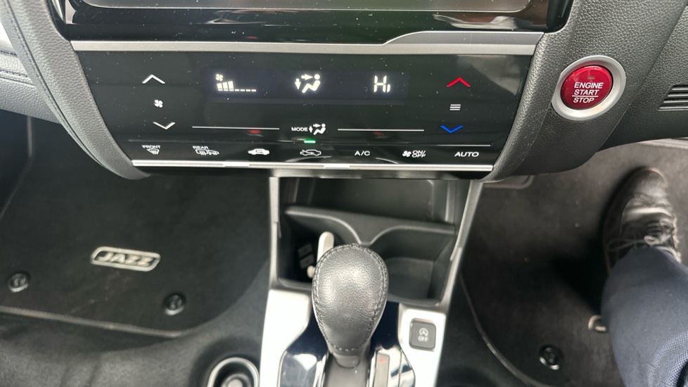 Honda Jazz 1.3 EX Navi 5dr CVT Petrol Hatchback - Image 34