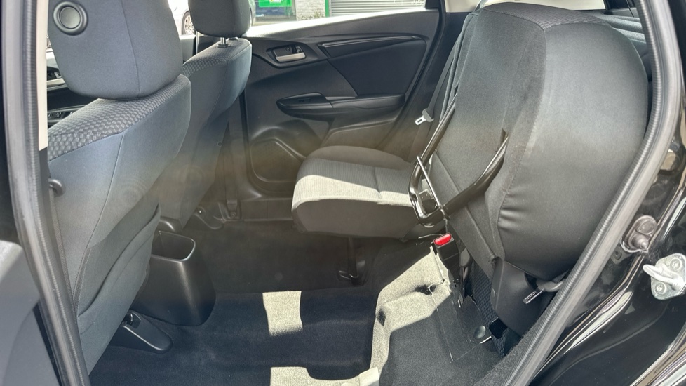 Honda Jazz 1.3 i-VTEC S 5dr Petrol Hatchback - Image 23