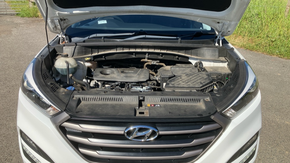 Hyundai TUCSON 1.6 GDi Blue Drive SE Nav 5dr 2WD Petrol Estate - Image 8