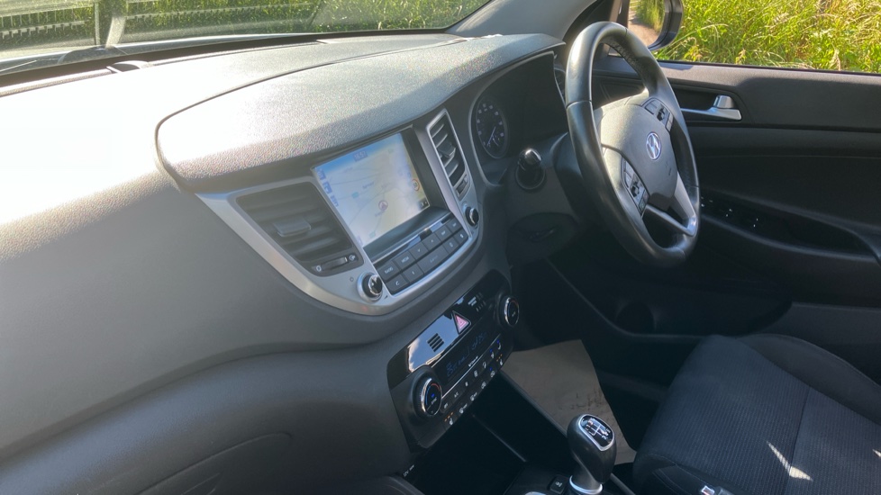 Hyundai TUCSON 1.6 GDi Blue Drive SE Nav 5dr 2WD Petrol Estate - Image 9