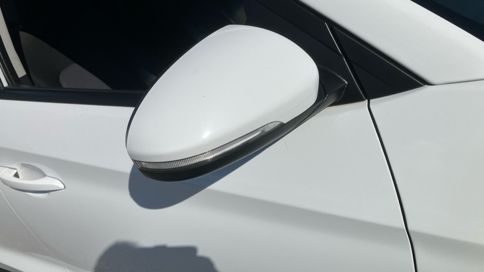 Hyundai TUCSON 1.6 GDi Blue Drive SE Nav 5dr 2WD Petrol Estate - Image 31