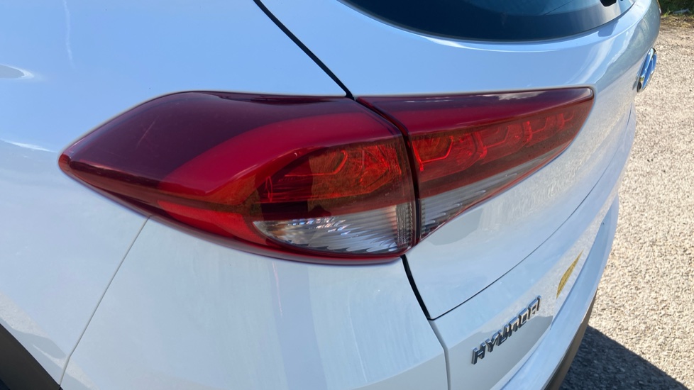 Hyundai TUCSON 1.6 GDi Blue Drive SE Nav 5dr 2WD Petrol Estate - Image 34