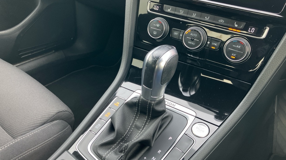 Volkswagen Golf 2.0 TSI 300 R 5dr 4MOTION DSG Petrol Hatchback - Image 13