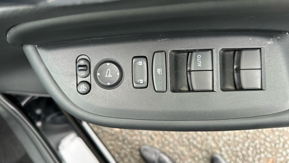 Honda Jazz 1.5 i-MMD Hybrid SR 5dr eCVT Hybrid Hatchback - Image 13