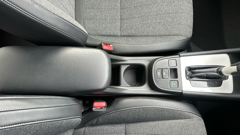 Honda Jazz 1.5 i-MMD Hybrid SR 5dr eCVT Hybrid Hatchback - Image 23