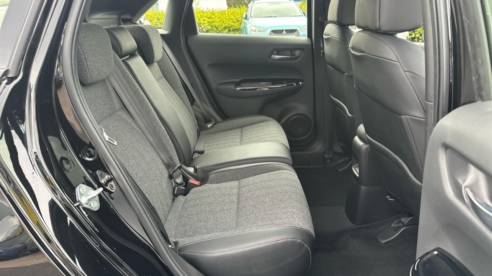 Honda Jazz 1.5 i-MMD Hybrid SR 5dr eCVT Hybrid Hatchback - Image 35