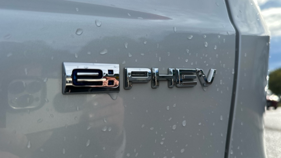 Honda CR-V 2.0 ePHEV Advance Tech 5dr eCVT Estate - Image 21