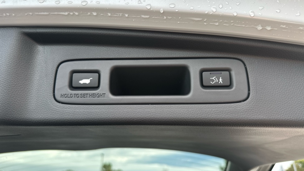 Honda CR-V 2.0 ePHEV Advance Tech 5dr eCVT Estate - Image 23